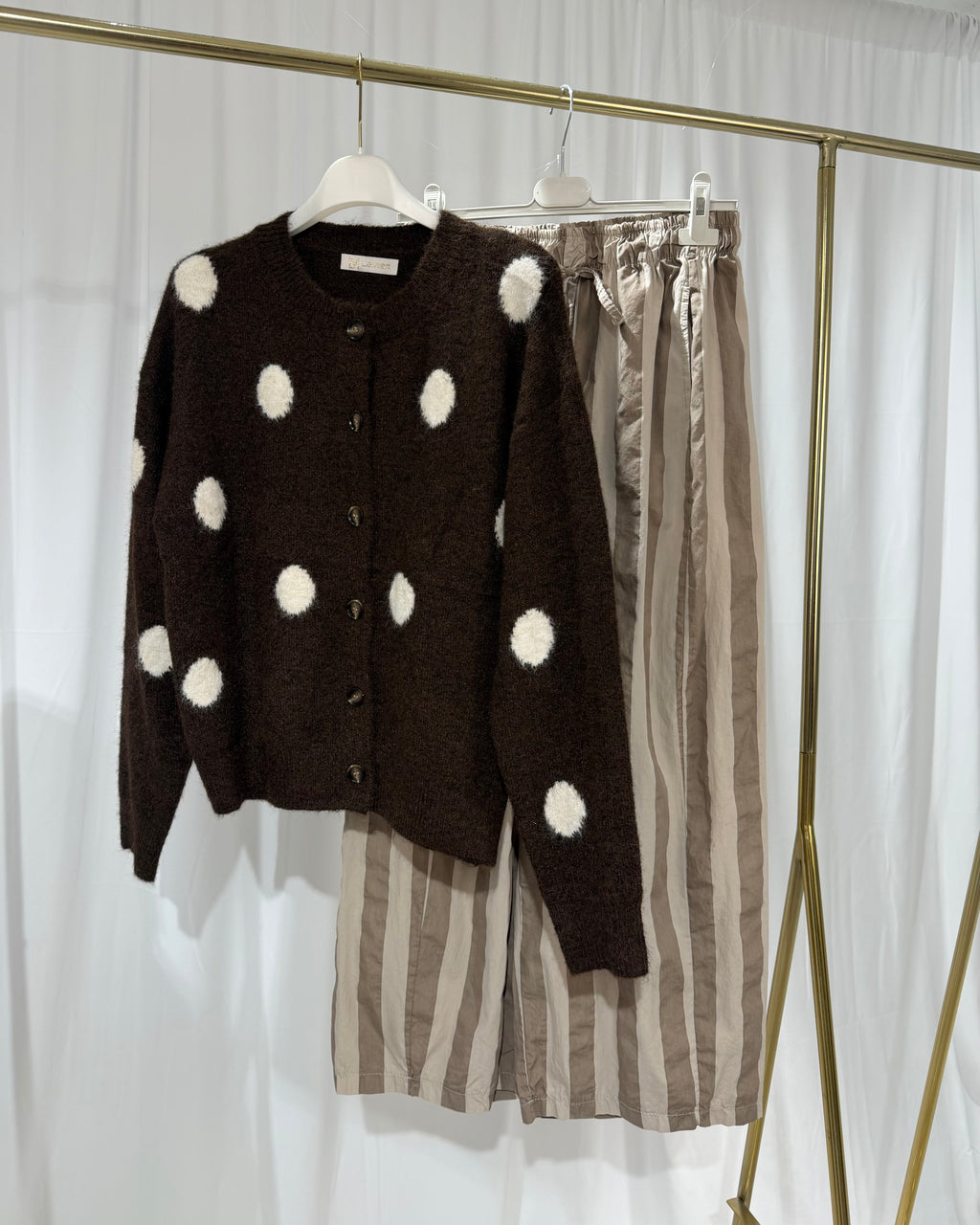 Cardigan mit Punkten