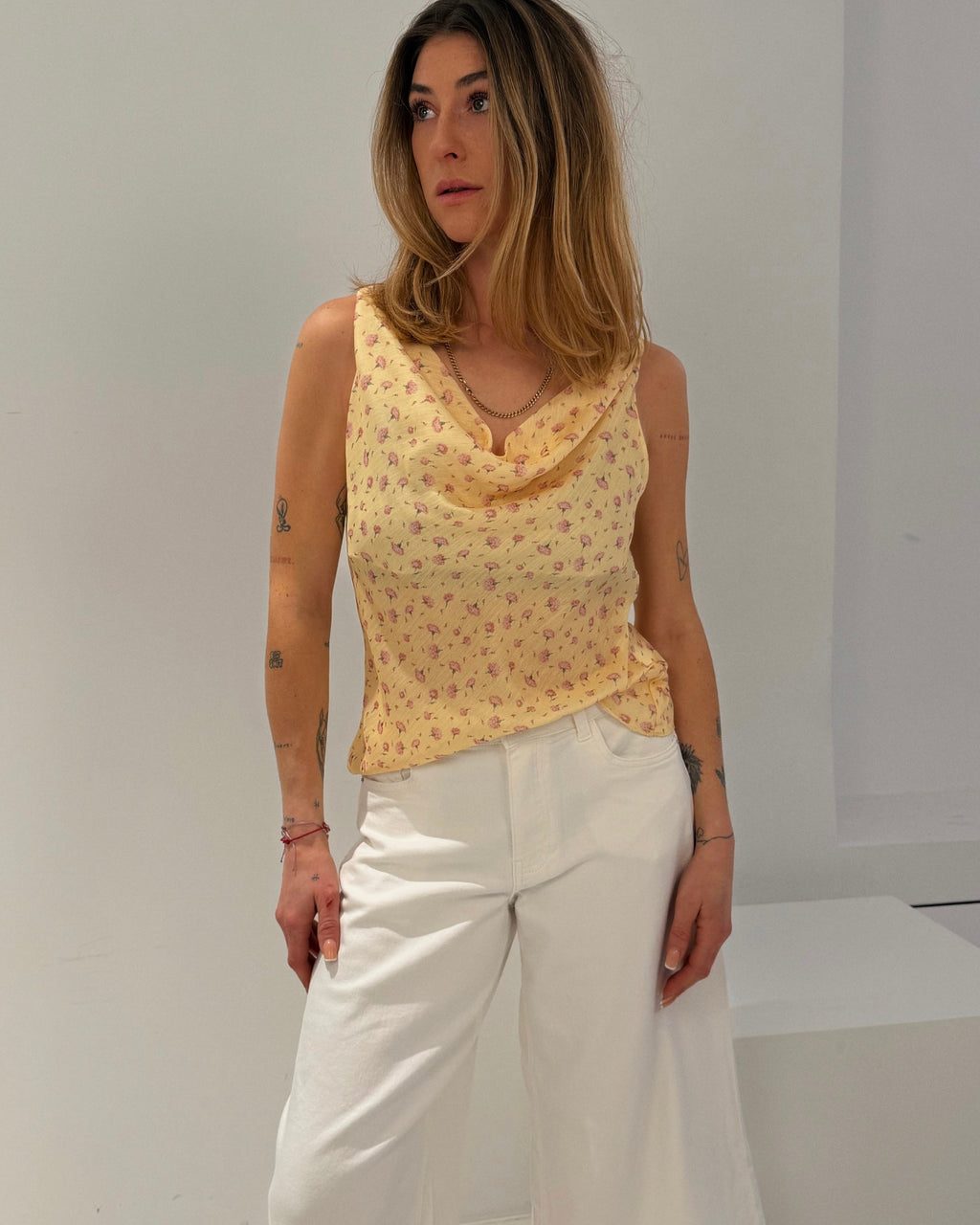 Top mit Wasserfallkragen