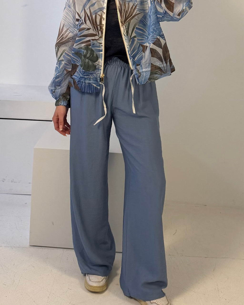 Stoffhose mit Gürtel