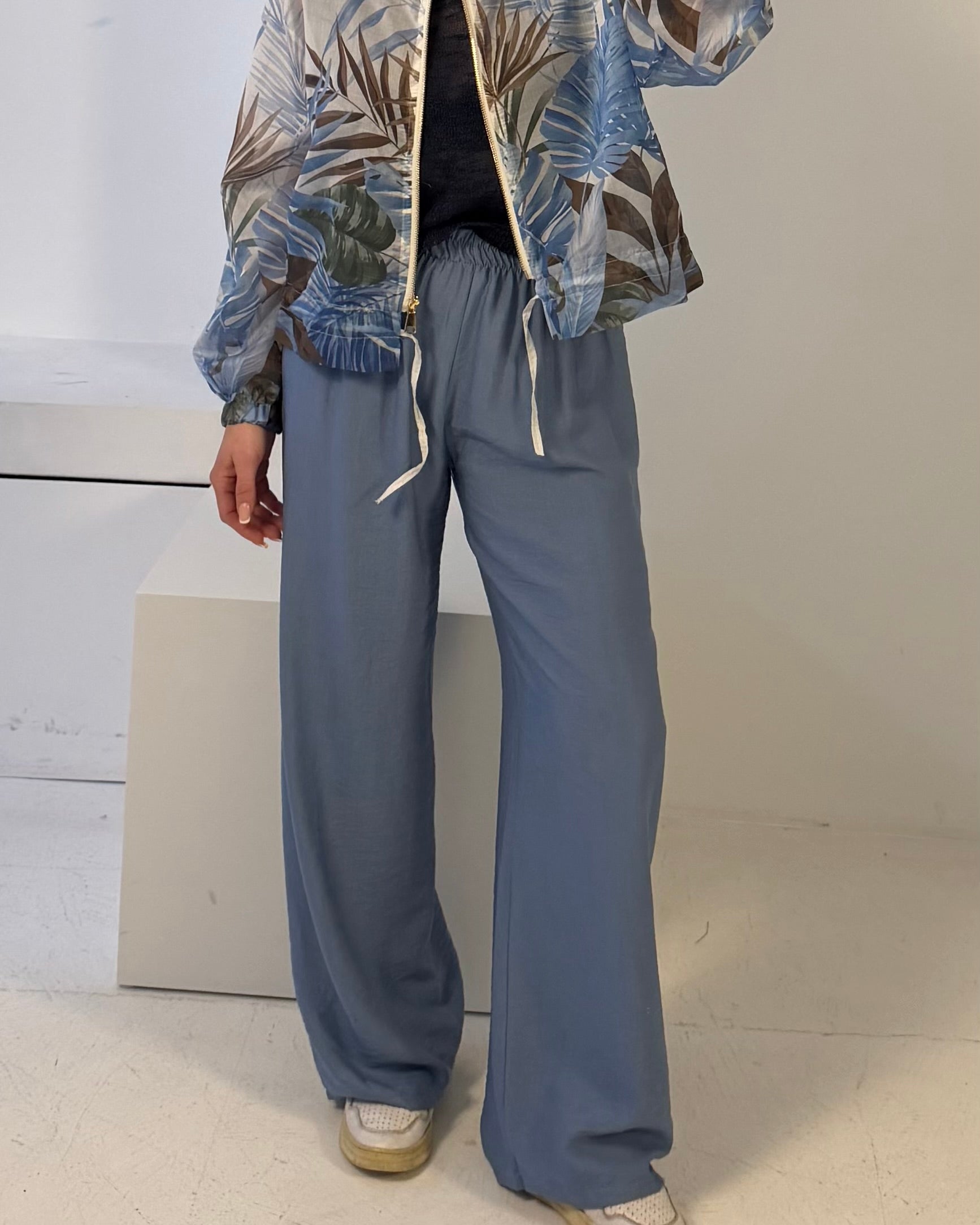 Stoffhose mit Gürtel