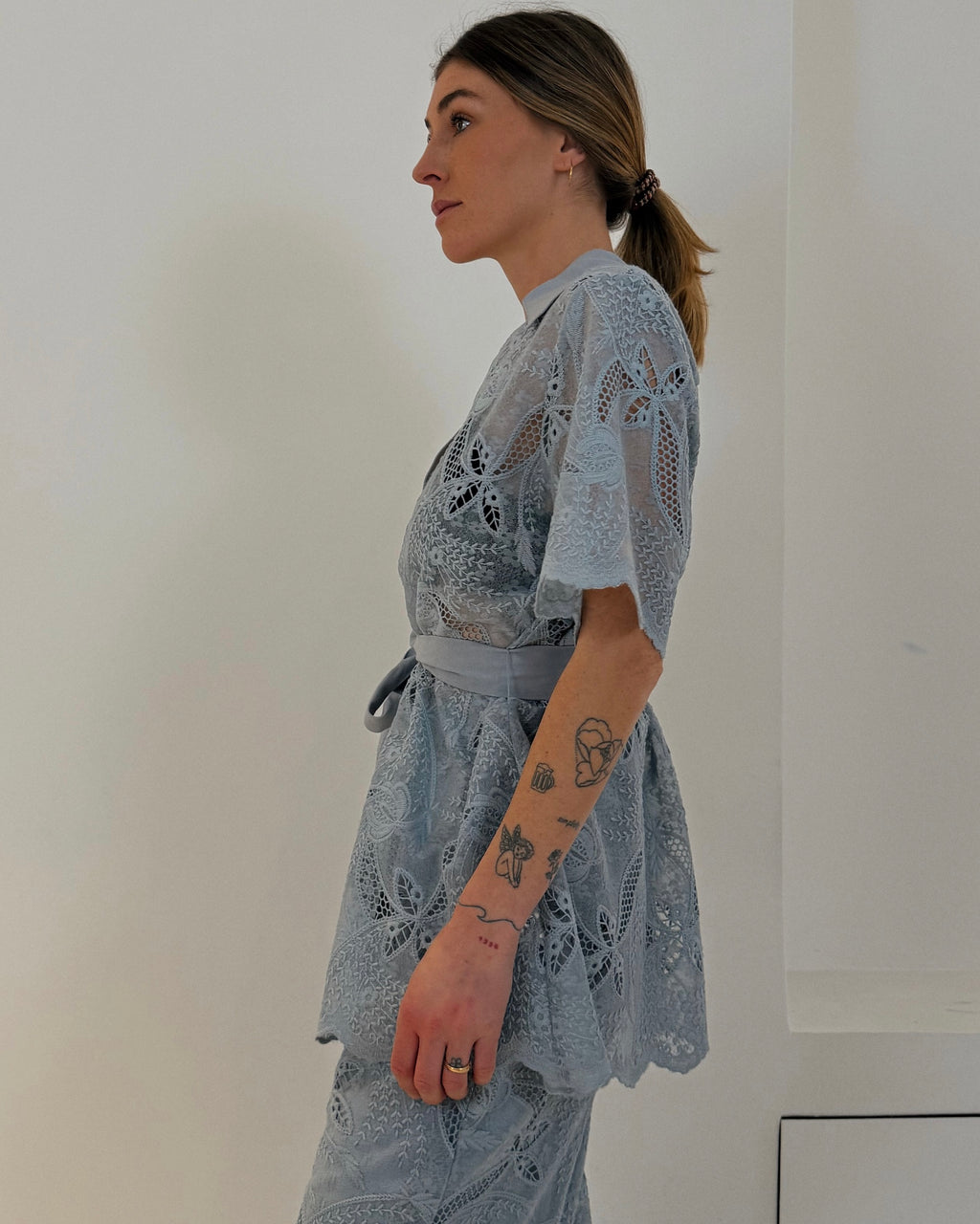 Bluse mit Lochstickerei