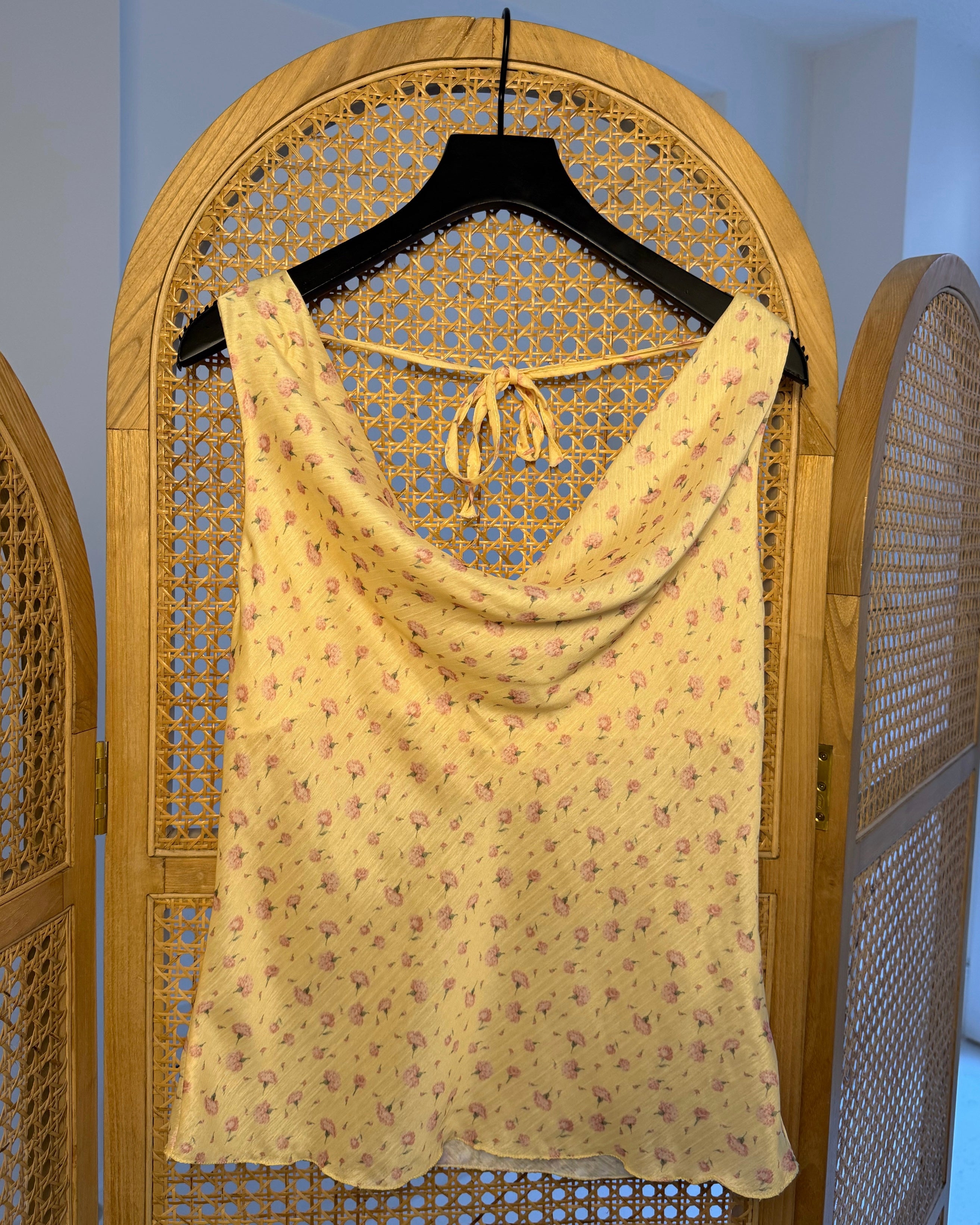 Top mit Wasserfallkragen