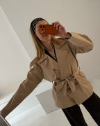 Kurzer Trenchcoat