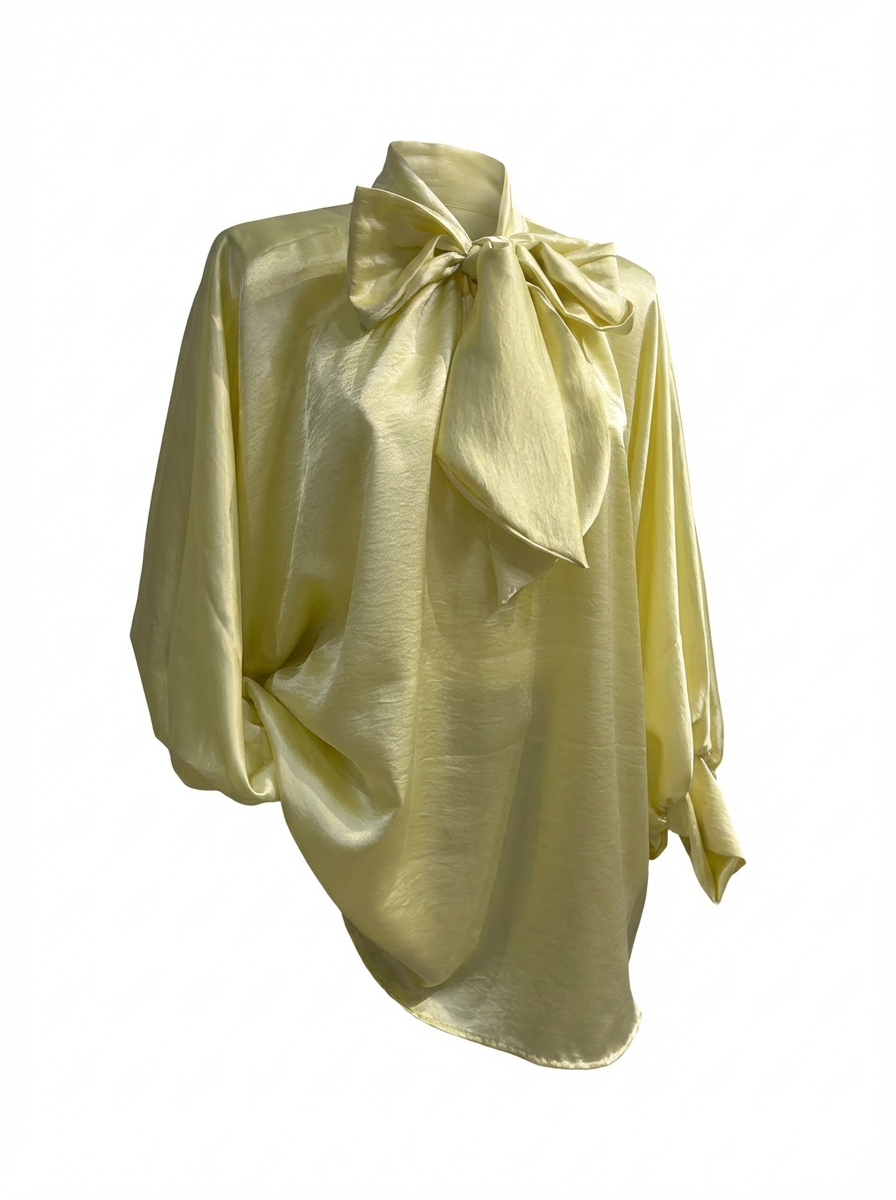 Oversized Bluse in Satinoptik