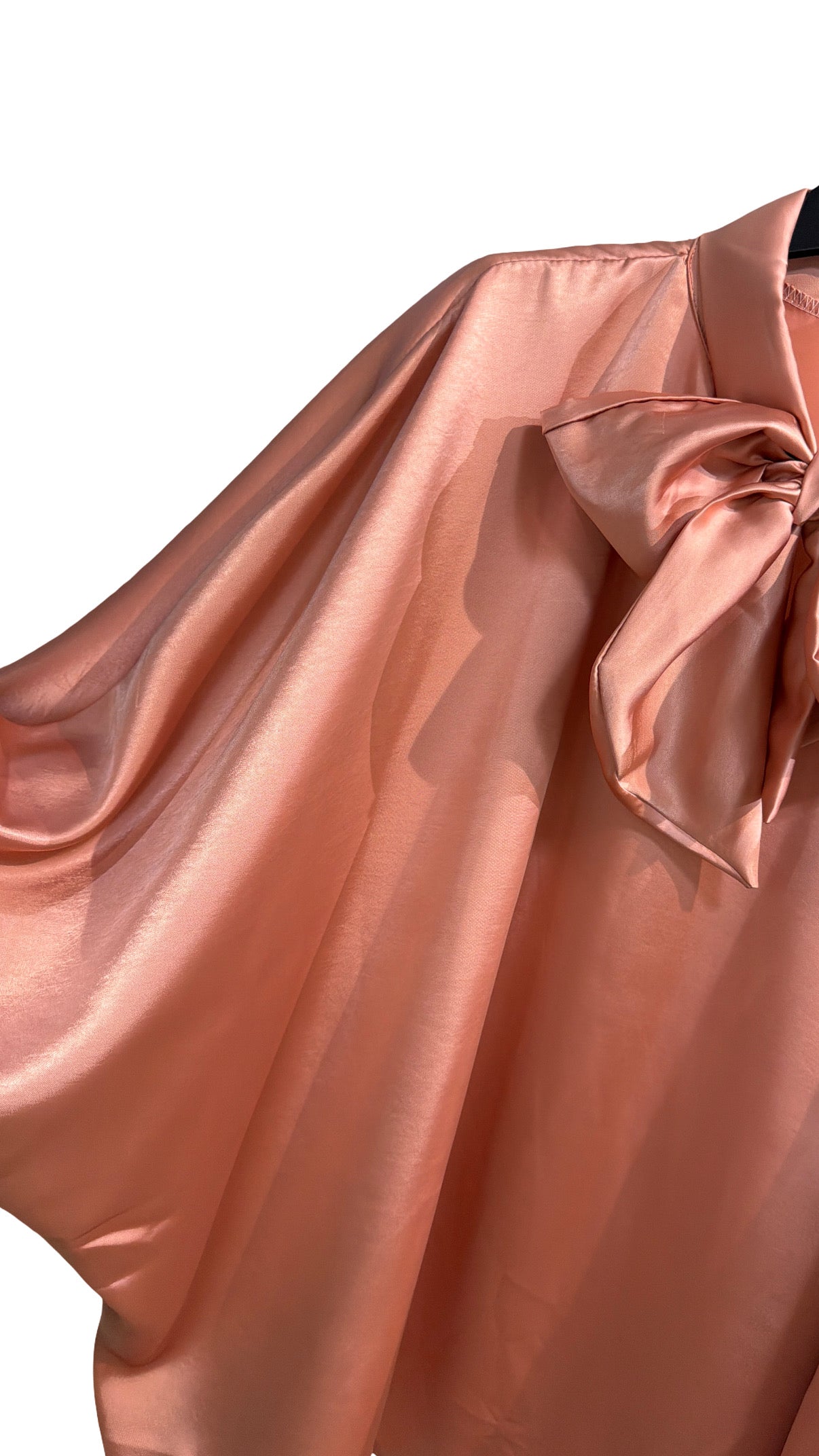 Oversized Bluse in Satinoptik