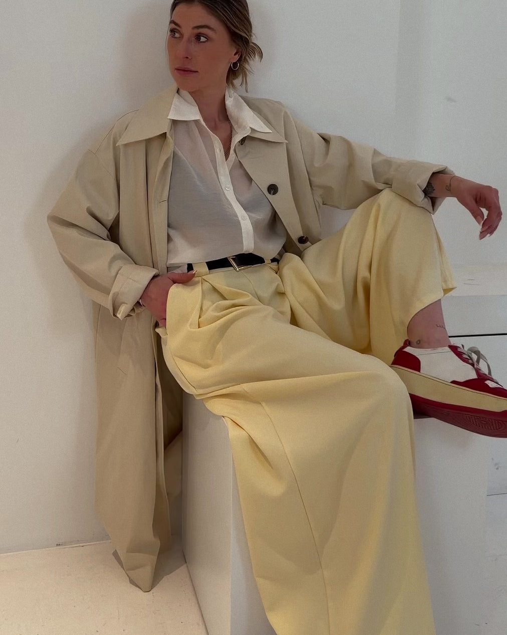 Bundfaltenhose mit Gürtel